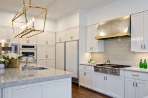 Terrell Hills kitchen walls and cabinets in Benjamin Moore’s BM “Simply White”, Paper Moon Painting, San Antonio