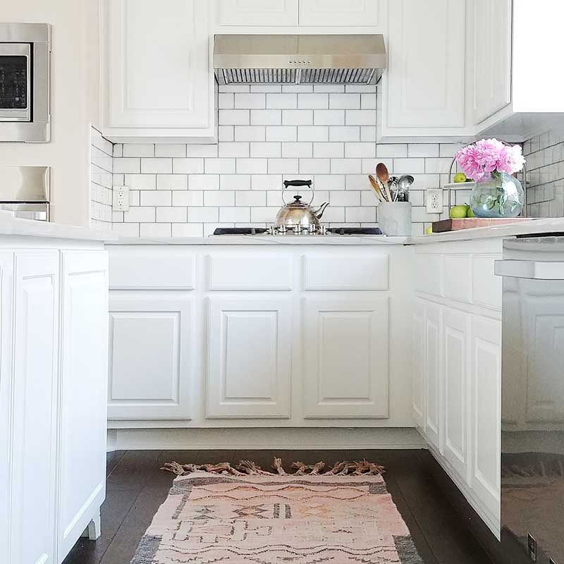 white-kitchen-painted-cabinets-in-sherwin-williams-pure-white-sw-7005