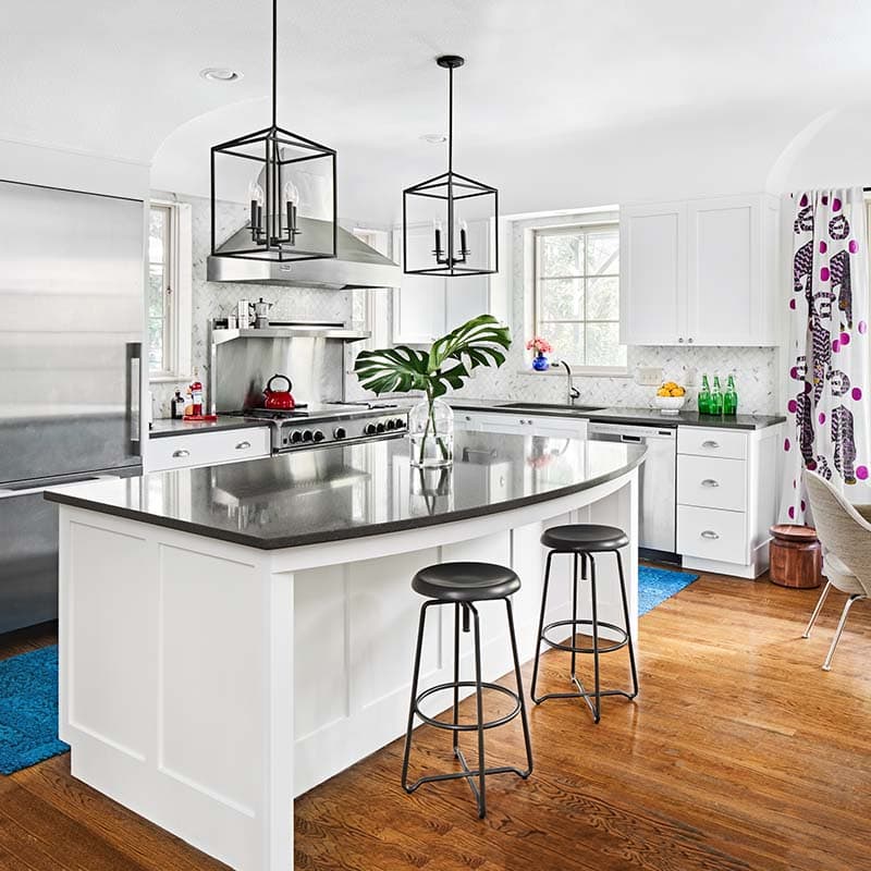 Kitchen cabinets painted in Sherwin Williams SW 7006 Extra White, Paper Moon Painting