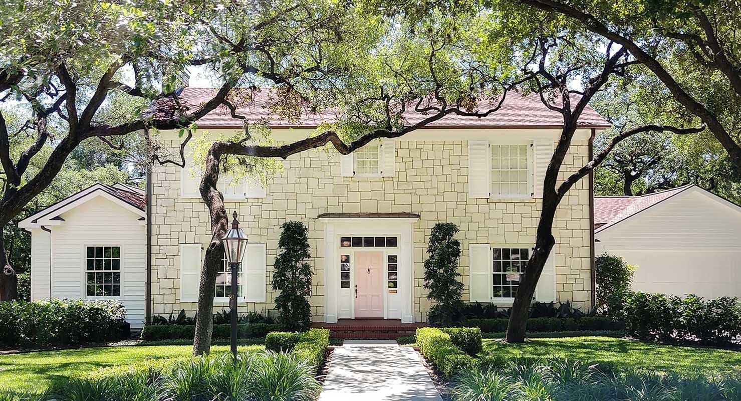 Exterior house painter Paper Moon Painting, Alamo Heights, Texas, pink door