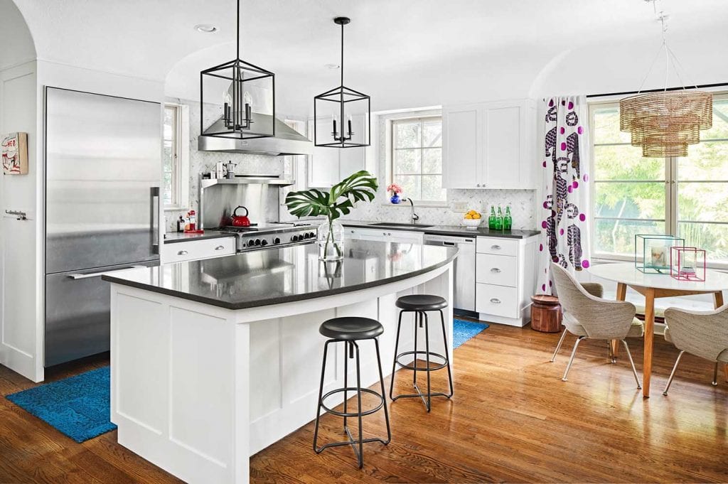 Kitchen cabinets painted in Sherwin Williams SW 7006 Extra White, Paper Moon Painting contractor