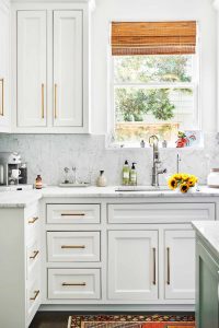 kitchen-cabinets-in-bm-white-dove-and-heaven-blue