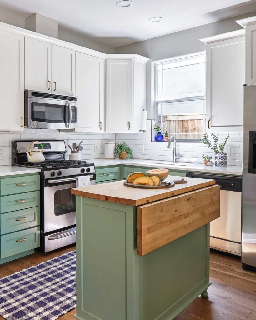 green-and-white-kitchen-cabinets-in-sherwin-williams-alabaster-and-Benjamin-moore-greenwhich-village-austin-tx