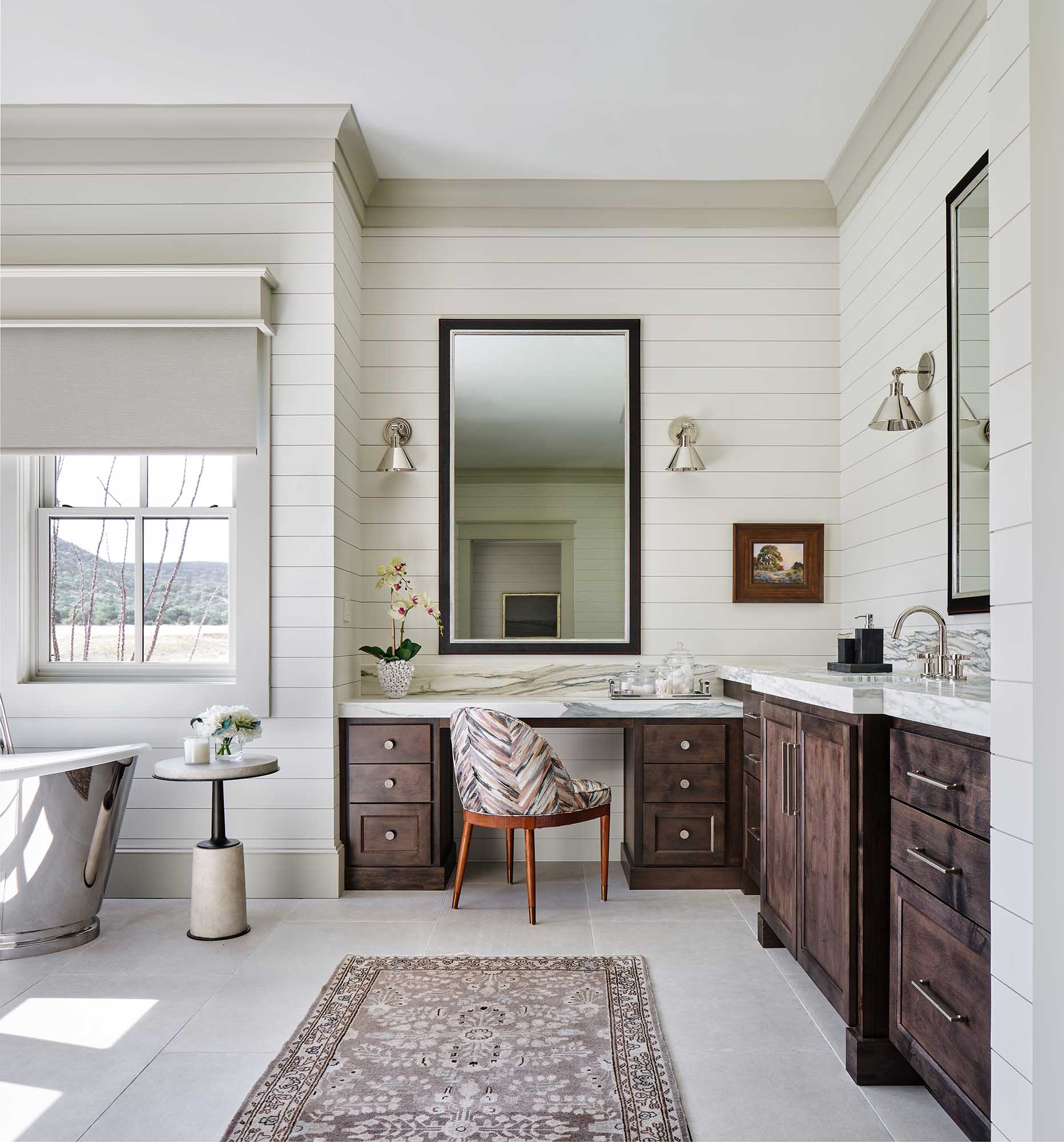 nickel-gap-master-bath-walls-painted-in-benjamin-moore-oc46-halo