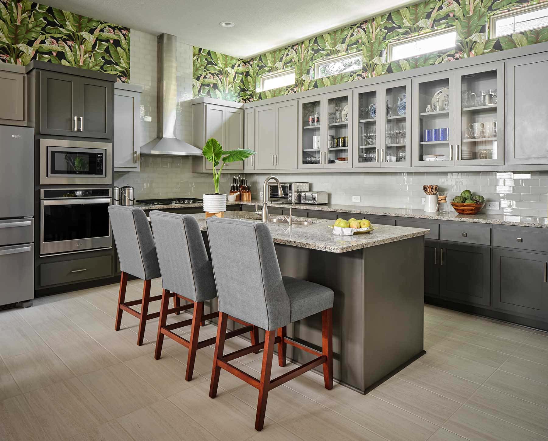 York wallpaper in two-tone kitchen, Paper Moon Painting wallpaper installer, San Antonio TX