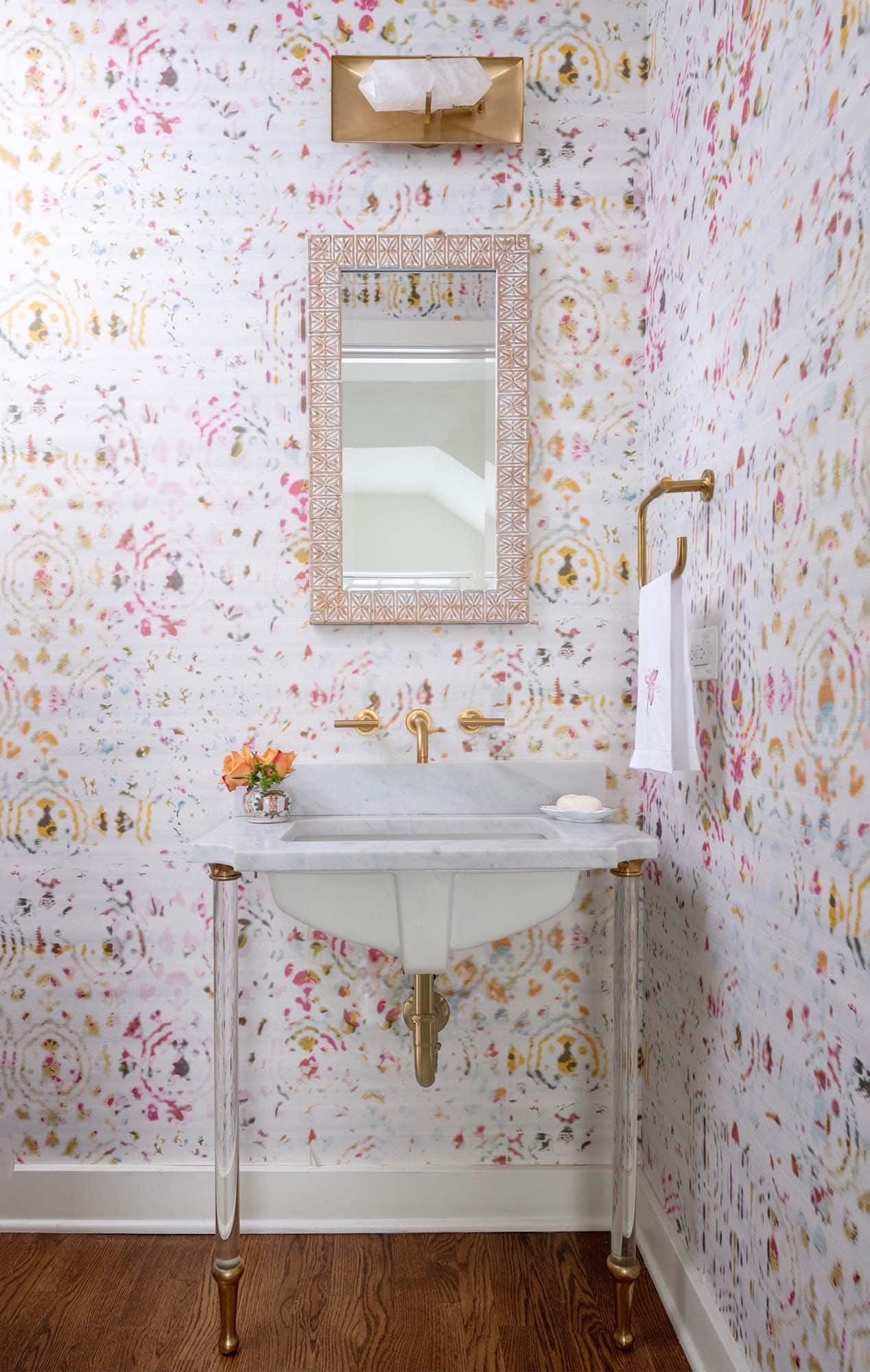 powder-bath-with-colorful-wallpaper-installationu-by-paper-moon-painting-company-alamo-heights-tx-installer