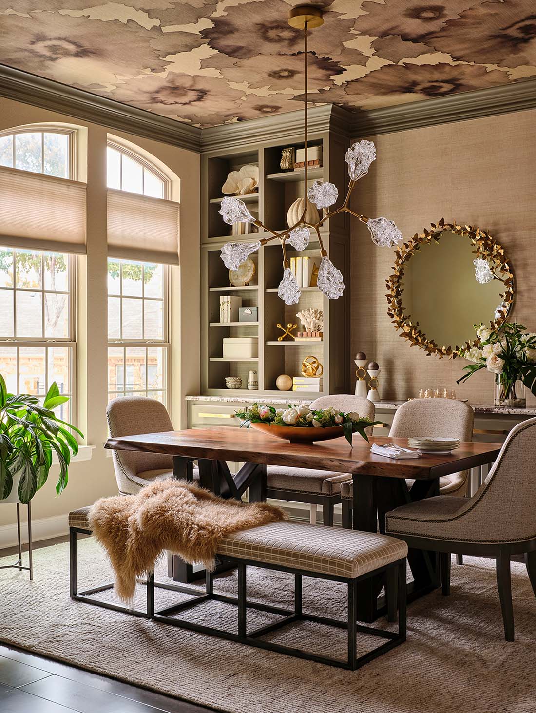 dining-room-with-wallpapered-ceiling-and-painted-built-in-shelves-for-a-modern-luxe-style