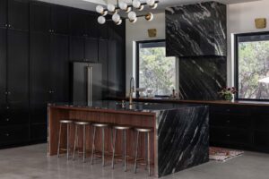 kitchen-painting-cabinets-in-sw-tricorn-black-walls-in-pure-white-blueberry-jones-design-avery-nicole-photo-paper-moon-painting-austin-tx